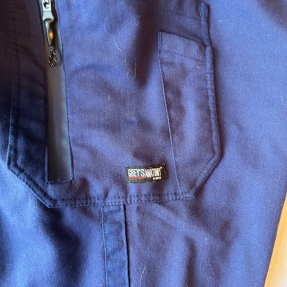 Grey's anatomy scrubs - Picture 5 of 6